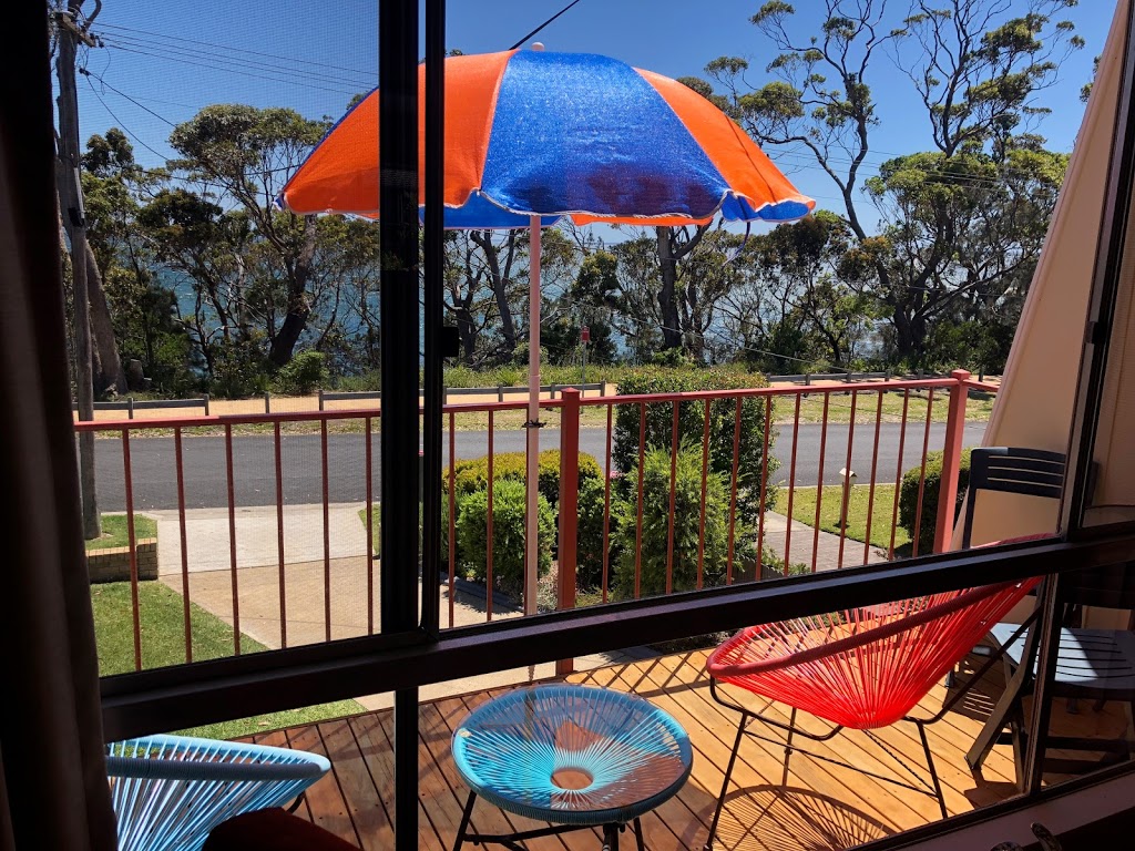 Retro Sands Beach House | 20 Plantation Point Parade, Vincentia NSW 2540, Australia | Phone: 0416 162 170