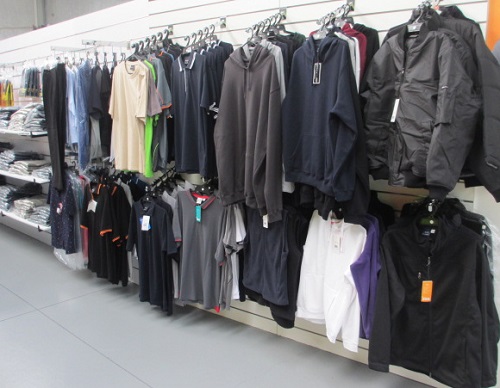 Allmake Clothing | clothing store | Shop 2/69B Chapel St, Cowes VIC 3922, Australia | 0397596789 OR +61 3 9759 6789