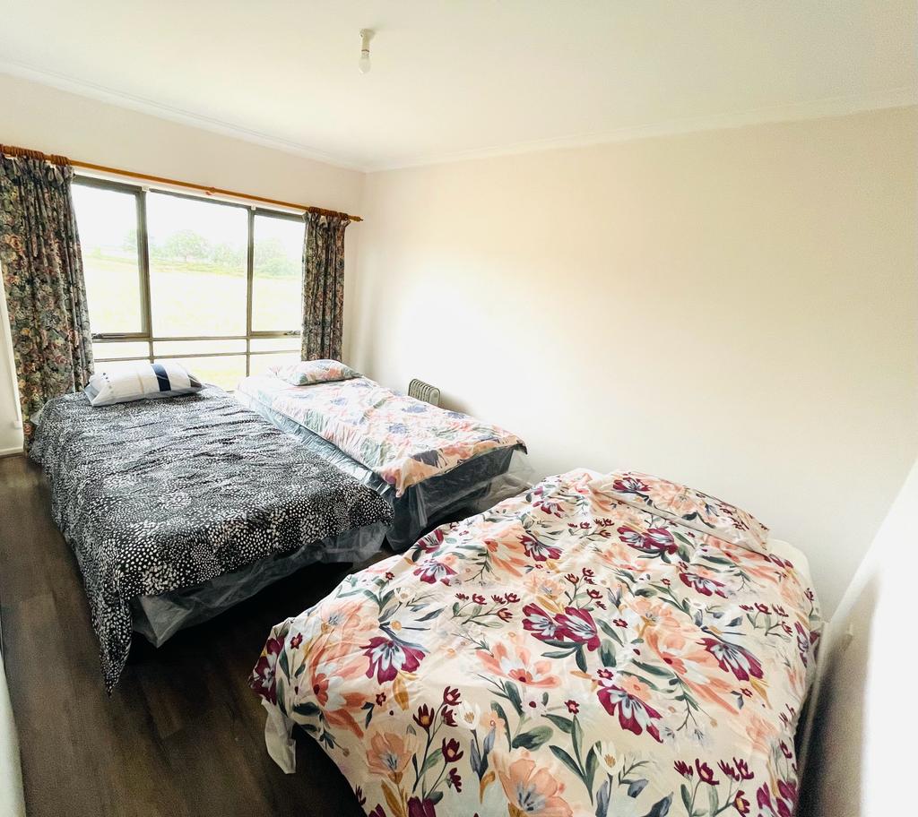 Hamza Farm Stay - Ross Creek , Victoria 3351 | 631 Brays Rd, Ross Creek VIC 3351, Australia | Phone: 0425 001 182