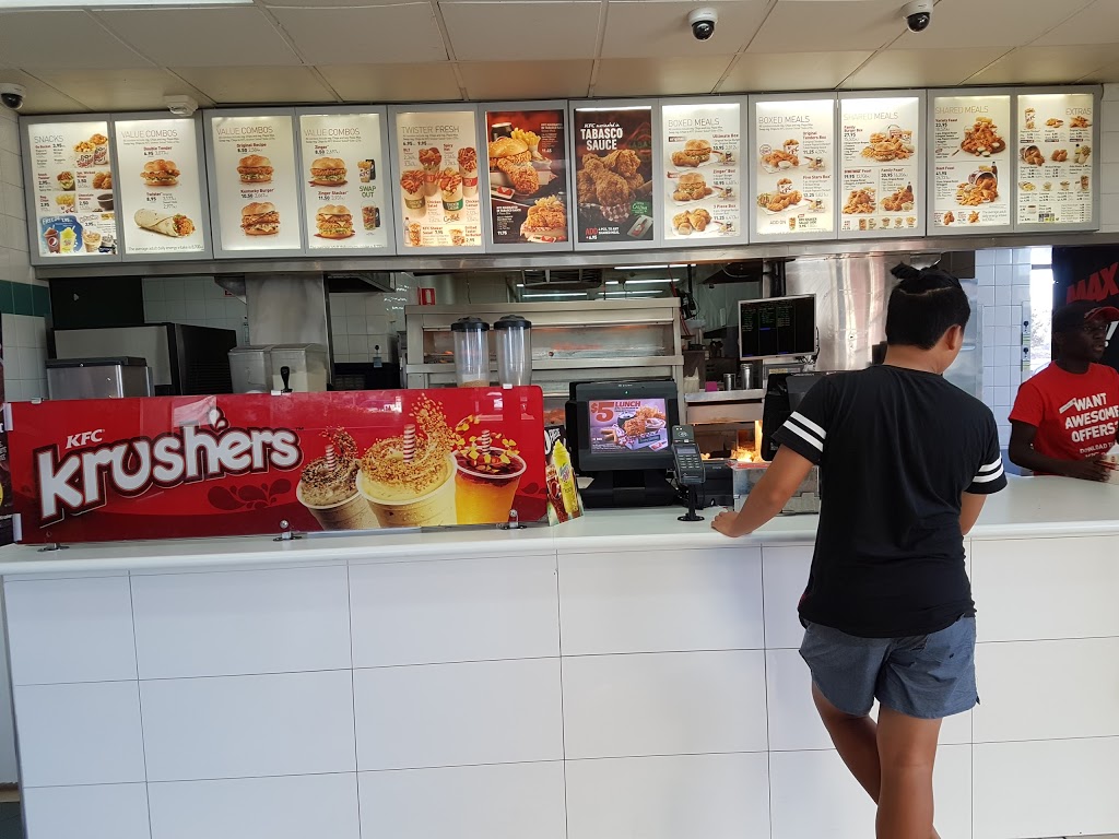 KFC Kelmscott | meal takeaway | 2833 Albany Hwy, Kelmscott WA 6111, Australia | 0893905931 OR +61 8 9390 5931