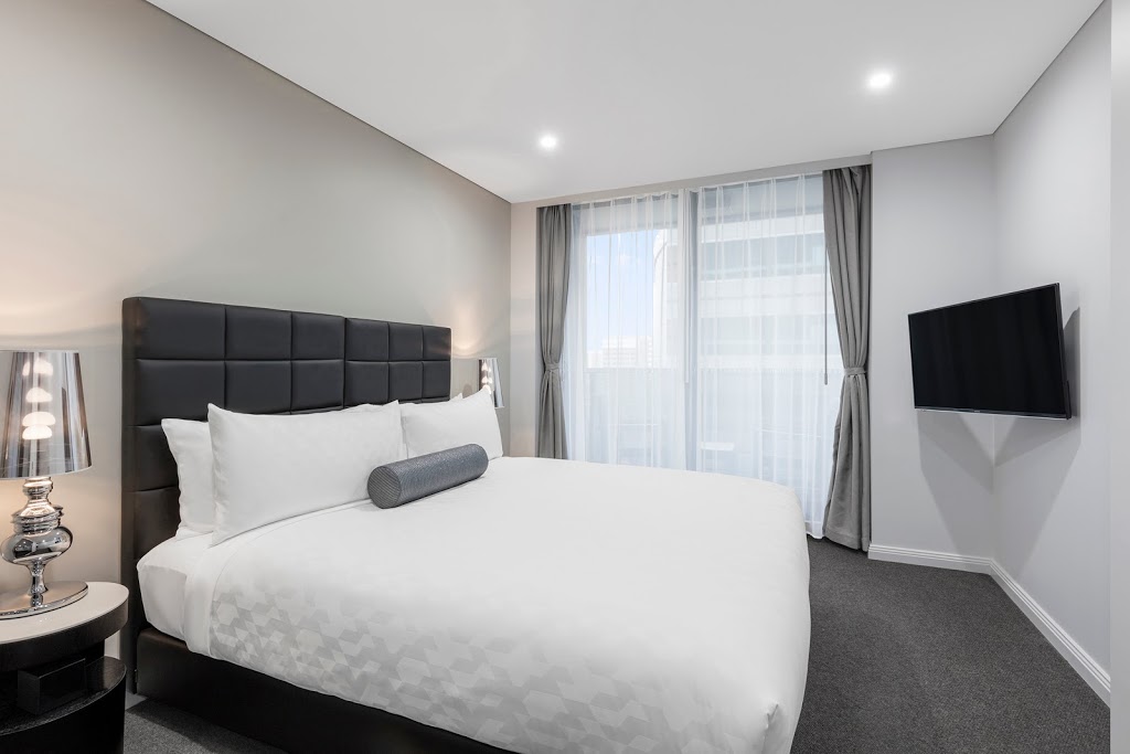 Meriton Suites North Sydney | lodging | 80 Arthur St, North Sydney NSW 2060, Australia | 0292771125 OR +61 2 9277 1125