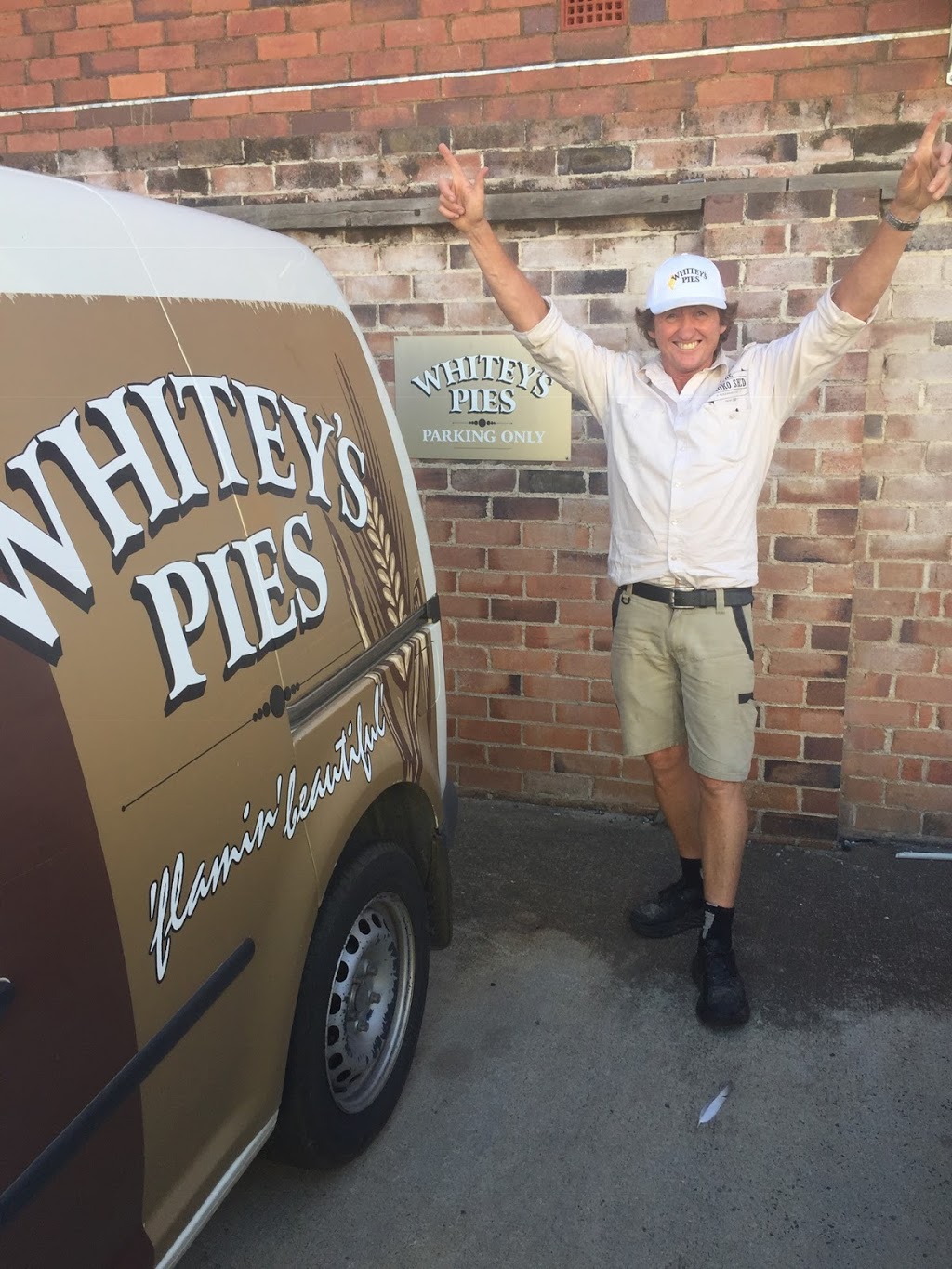 Whitey’s Pies | cafe | 100 Elsham Ave, Orange NSW 2800, Australia | 0263623730 OR +61 2 6362 3730