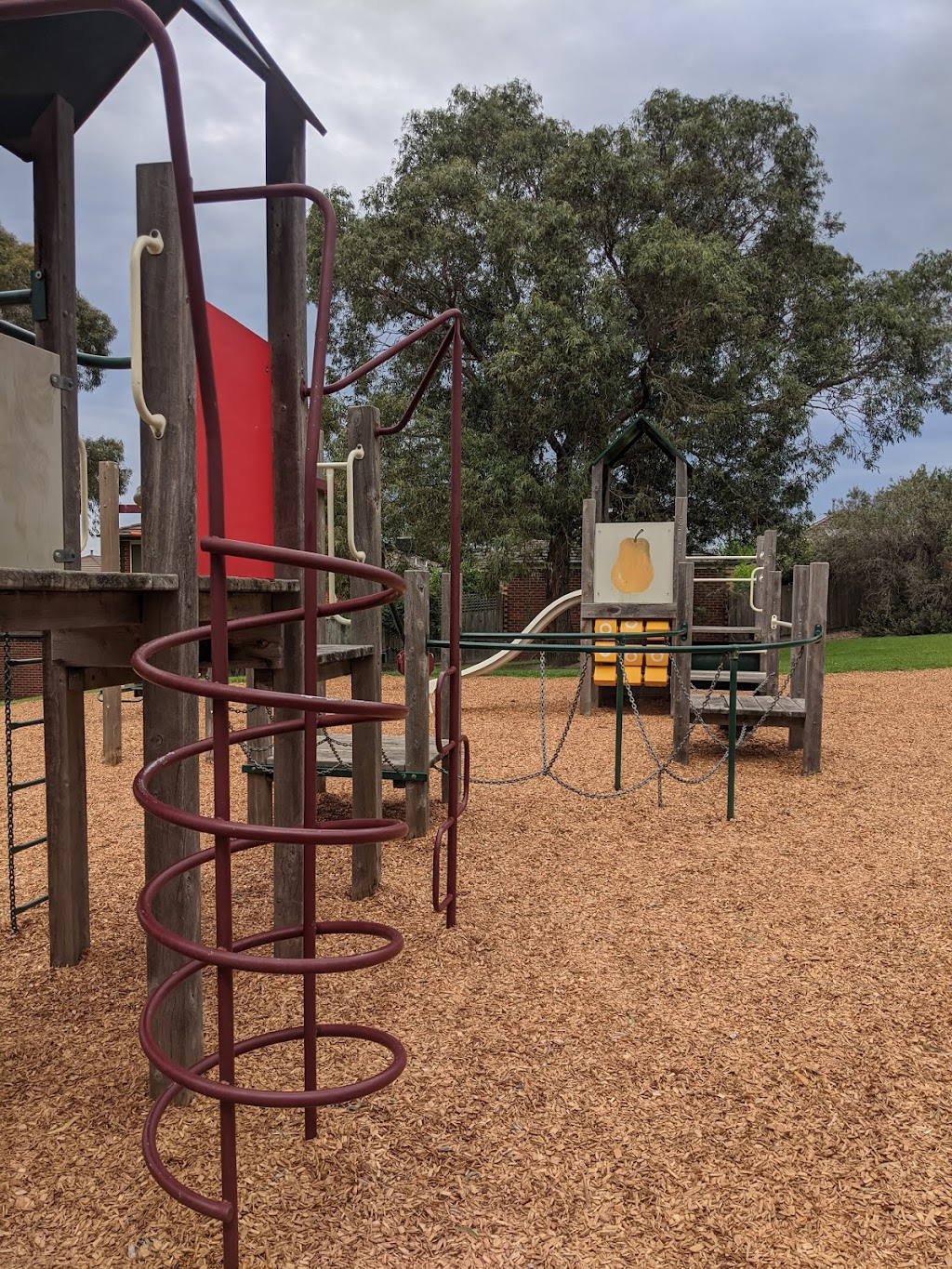 Scarborough Road Playground | point of interest | 10 Scarborough Rd, Vermont South VIC 3133, Australia | 0398039658 OR +61 3 9803 9658