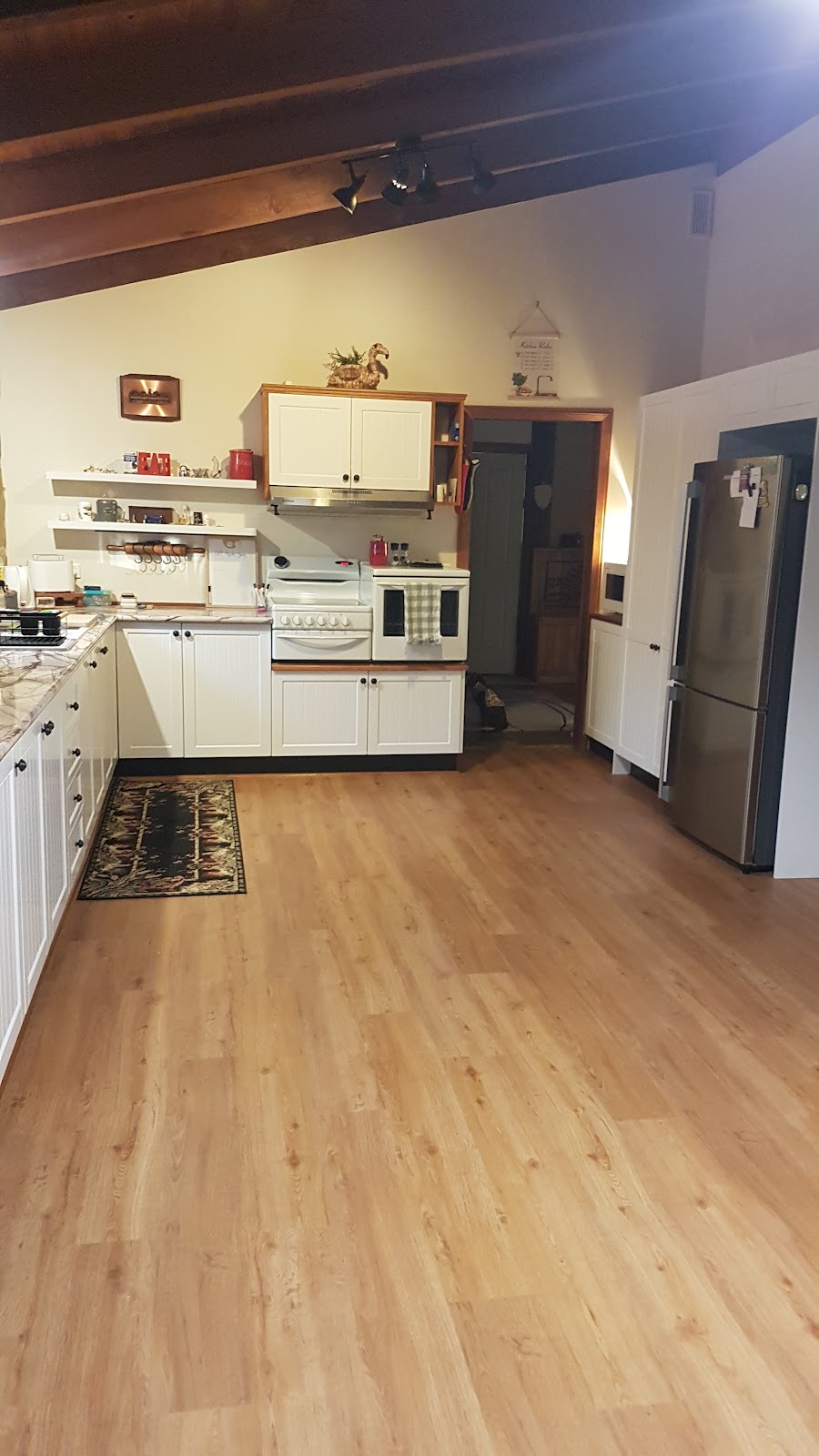 Crosscut Kitchens | 37 Della Torre Rd, Moe VIC 3825, Australia | Phone: 0410 077 491