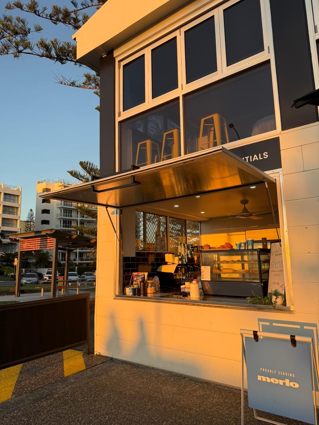 2Stix Broadbeach | 27 Broadbeach Blvd, Broadbeach QLD 4218, Australia | Phone: (07) 5527 5154