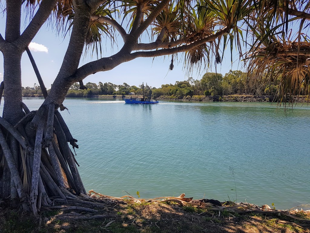 Palm Point | park | Callemondah QLD 4680, Australia