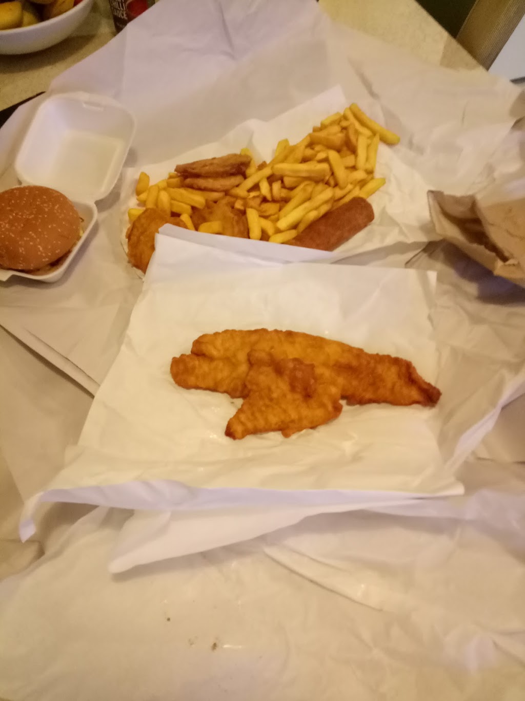 Silvers FISH & CHIPS | 10 Beauford Ave, Bell Post Hill VIC 3215, Australia | Phone: (03) 5278 7794