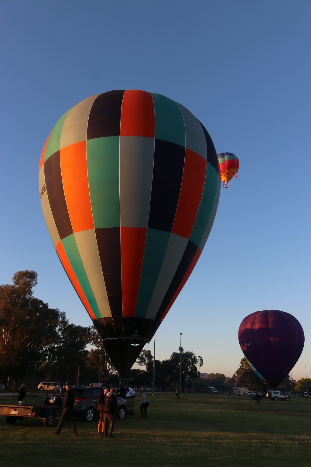 Aussie Balloontrek | 125 Tilga St, Canowindra NSW 2804, Australia | Phone: (02) 6361 2552