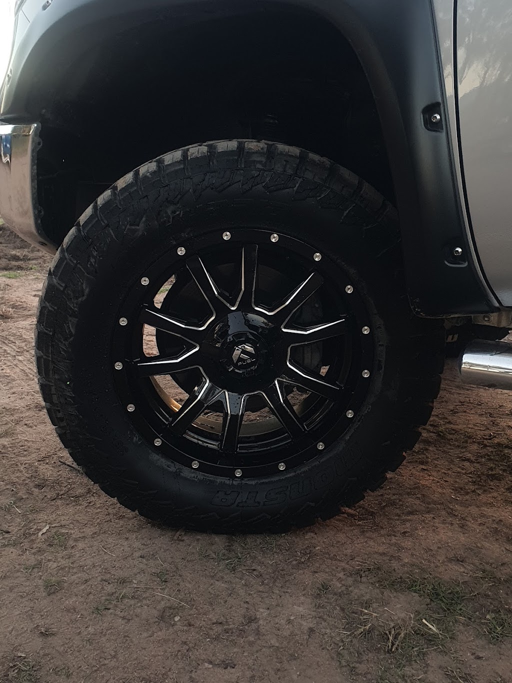 D-lux Auto Care | 95 Staatz Quarry Rd, Regency Downs QLD 4341, Australia | Phone: 0444 580 320