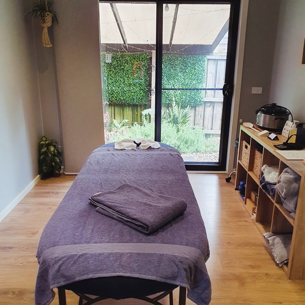 Helping Hands Massage Therapy | 18 Market St, Yarragon VIC 3823, Australia | Phone: 0429 177 218