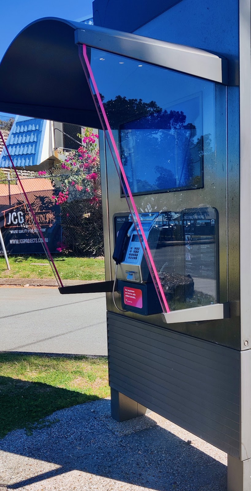 Telstra Payphone | 2 Reserve Esplanade, Wellington Point QLD 4160, Australia | Phone: 1800 011 433