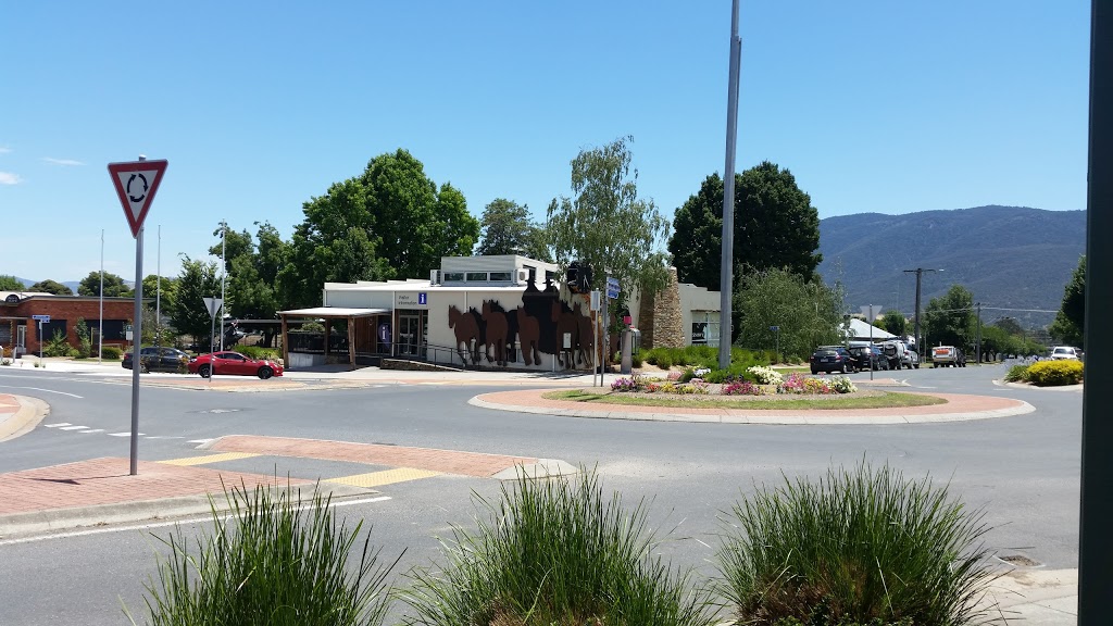 Corryong Visitor Information Centre | 50 Hanson St, Corryong VIC 3707, Australia | Phone: (02) 6076 2277