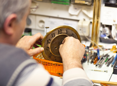 Tinonee Clock Repairs | store | 5 Hutchinson St, Tinonee NSW 2430, Australia | 0414401125 OR +61 414 401 125