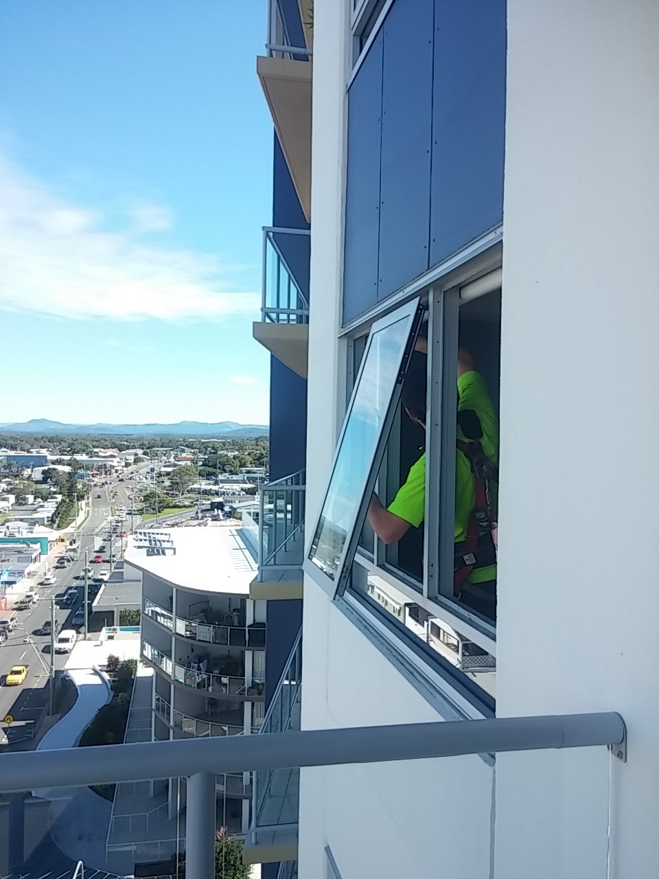 Day & Night Glass | Coolum Beach QLD 4573, Australia | Phone: 0423 348 923