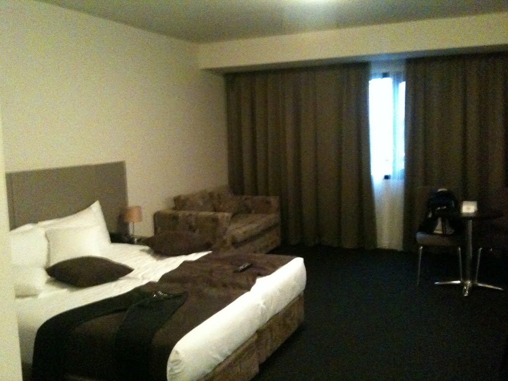 Quality Hotel Tabcorp Park | lodging | 2 Ferris Rd, Melton South VIC 3338, Australia | 0387460600 OR +61 3 8746 0600