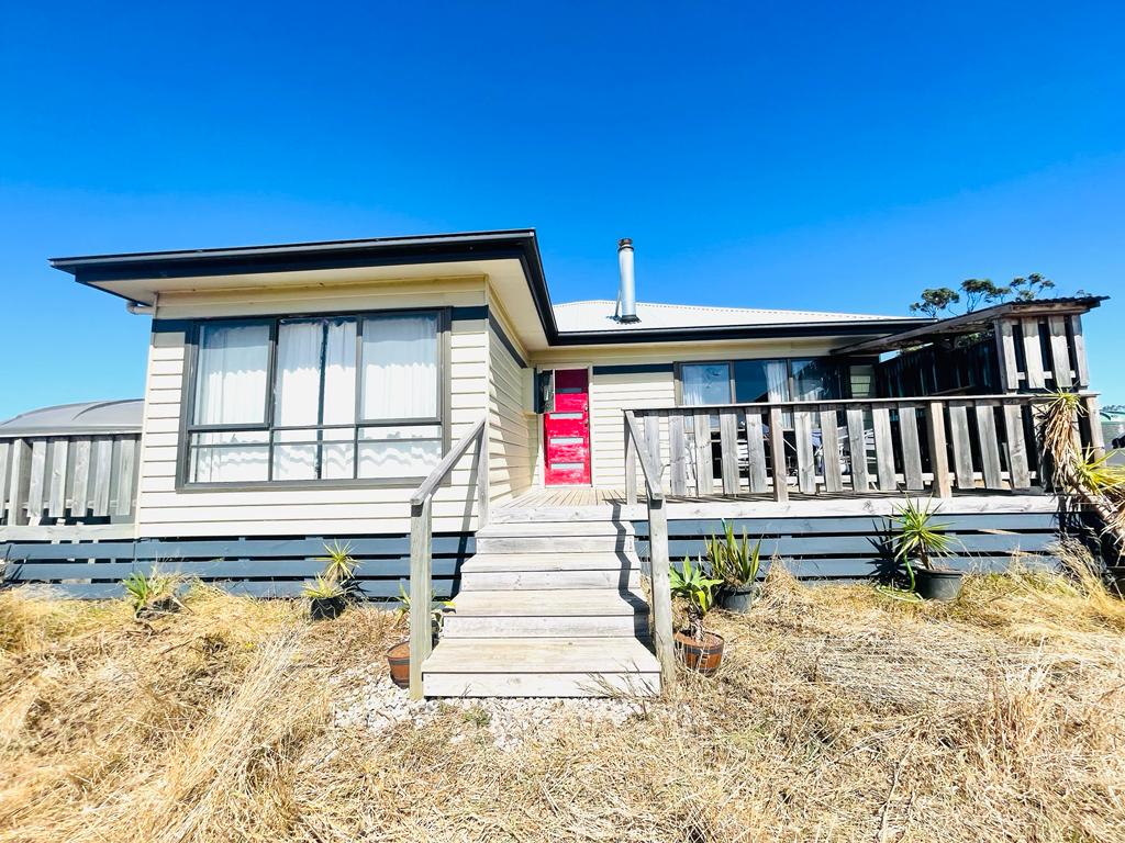 Hamza Farm Stay - Ross Creek , Victoria 3351 | 631 Brays Rd, Ross Creek VIC 3351, Australia | Phone: 0425 001 182