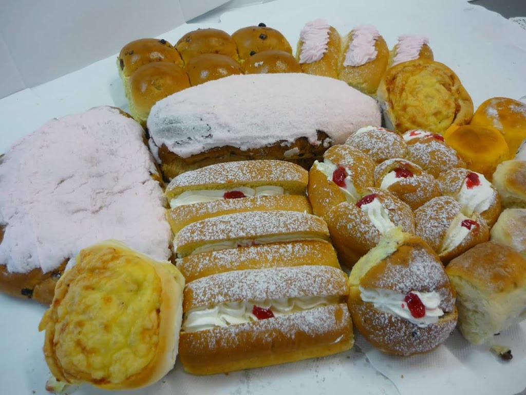 Alcorns Bakery Mackay | bakery | 1/10 Central Dr, Andergrove QLD 4740, Australia | 0749551202 OR +61 7 4955 1202