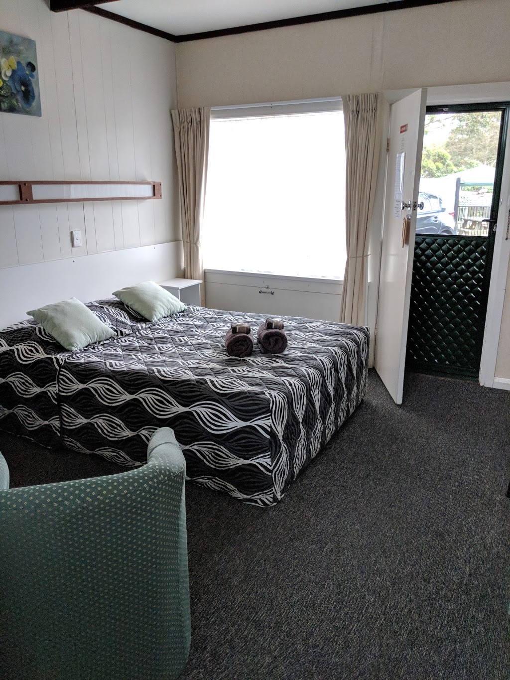 Tree Motel | 213 Princes Hwy, Narooma NSW 2546, Australia | Phone: (02) 4476 4233