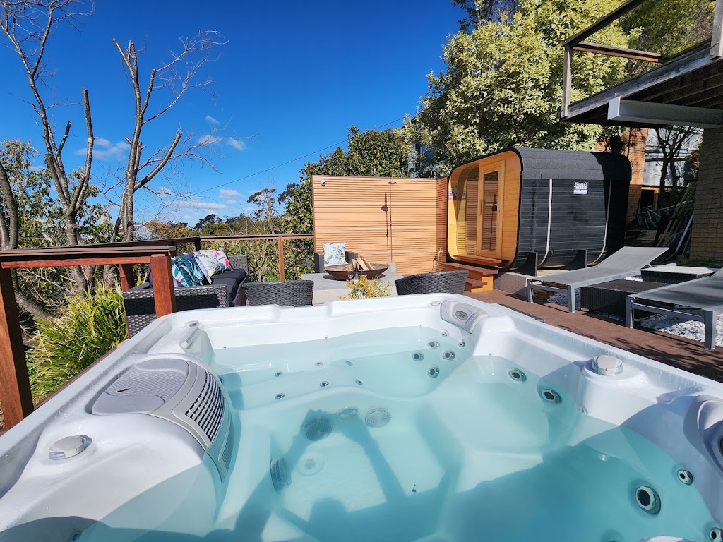 Panorama Spa Retreat in Blue Mountains | 14 Panorama Cres, Wentworth Falls NSW 2782, Australia | Phone: 0412 541 620