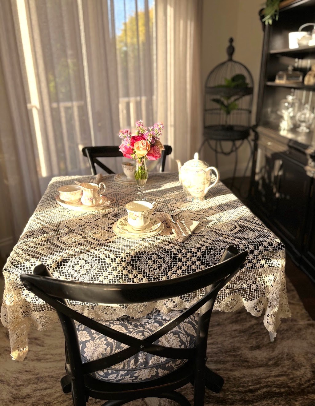 Gembrook Manor Bed & Breakfast / High Tea | 10 Gembrook-Launching Pl Rd, Gembrook VIC 3783, Australia | Phone: 0422 205 568