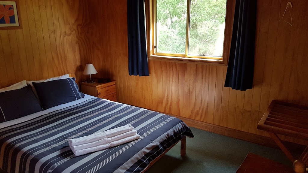 Canobolas Mountain Cabins | lodging | 42 Mount Canobolas Rd, Canobolas NSW 2800, Australia | 0409841632 OR +61 409 841 632
