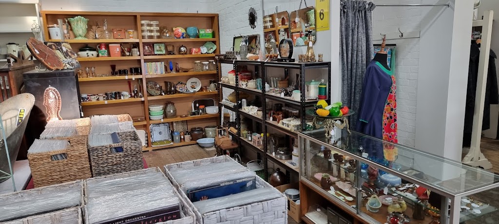 Elmore Vintage Emporium | 18 Cardwell St, Elmore VIC 3558, Australia | Phone: 0493 674 143