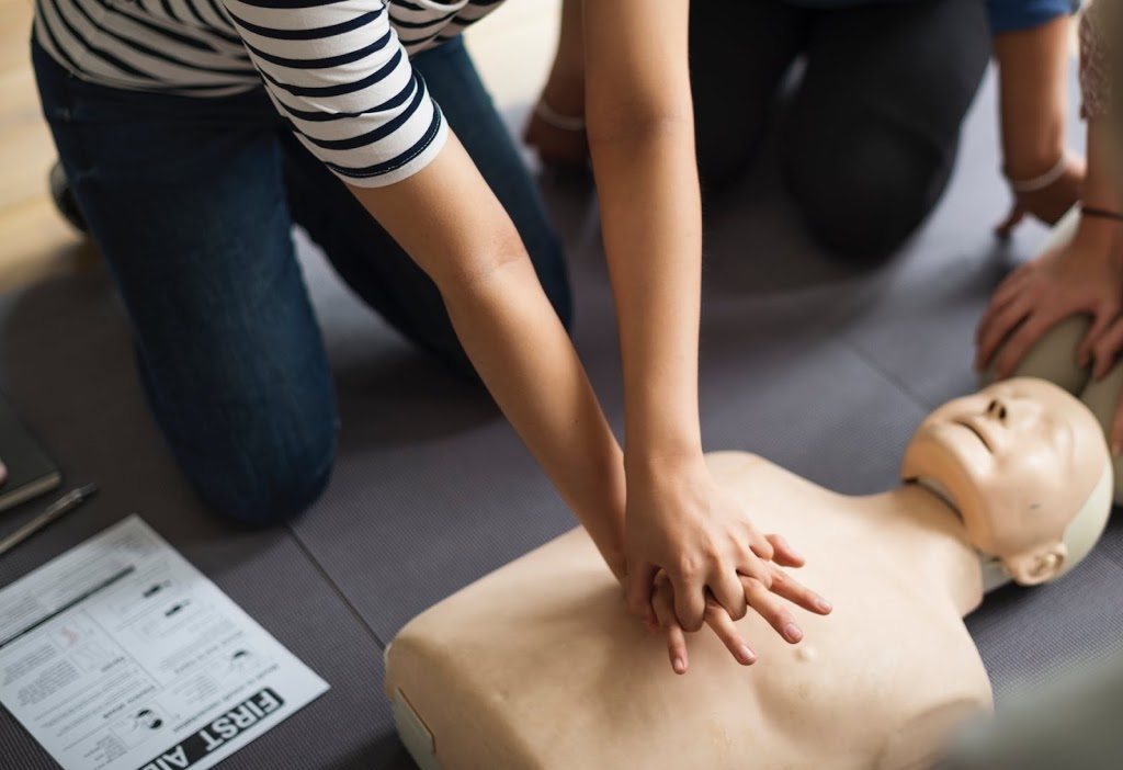 First Aid Easy | 32 Causeway Esplanade, Causeway Lake QLD 4703, Australia | Phone: 0447 330 007