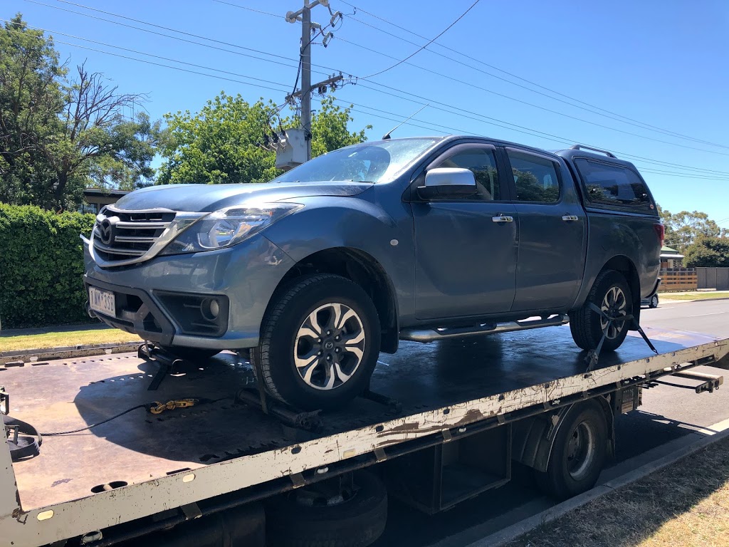 A1 TOWING VICTORIA | 38 Curlew Cl, Melton VIC 3337, Australia | Phone: 0403 265 846