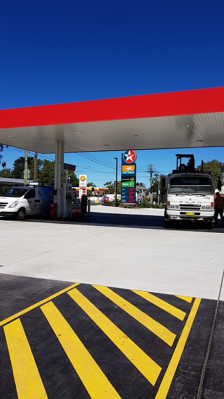 Caltex Woolworths | gas station | 235 Burns Bay Rd, Lane Cove West NSW 2066, Australia | 0294275479 OR +61 2 9427 5479