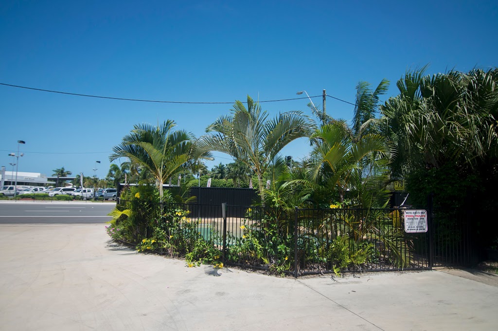 Cool Palms Motel | 4 Nebo Rd, West Mackay QLD 4740, Australia | Phone: (07) 4957 5477