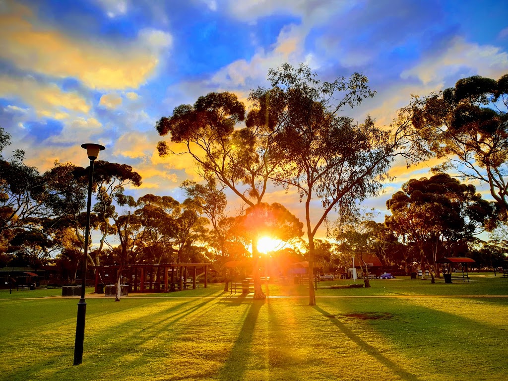 Hammond Park | park | Memorial Dr, Lamington WA 6430, Australia | 0890211209 OR +61 8 9021 1209