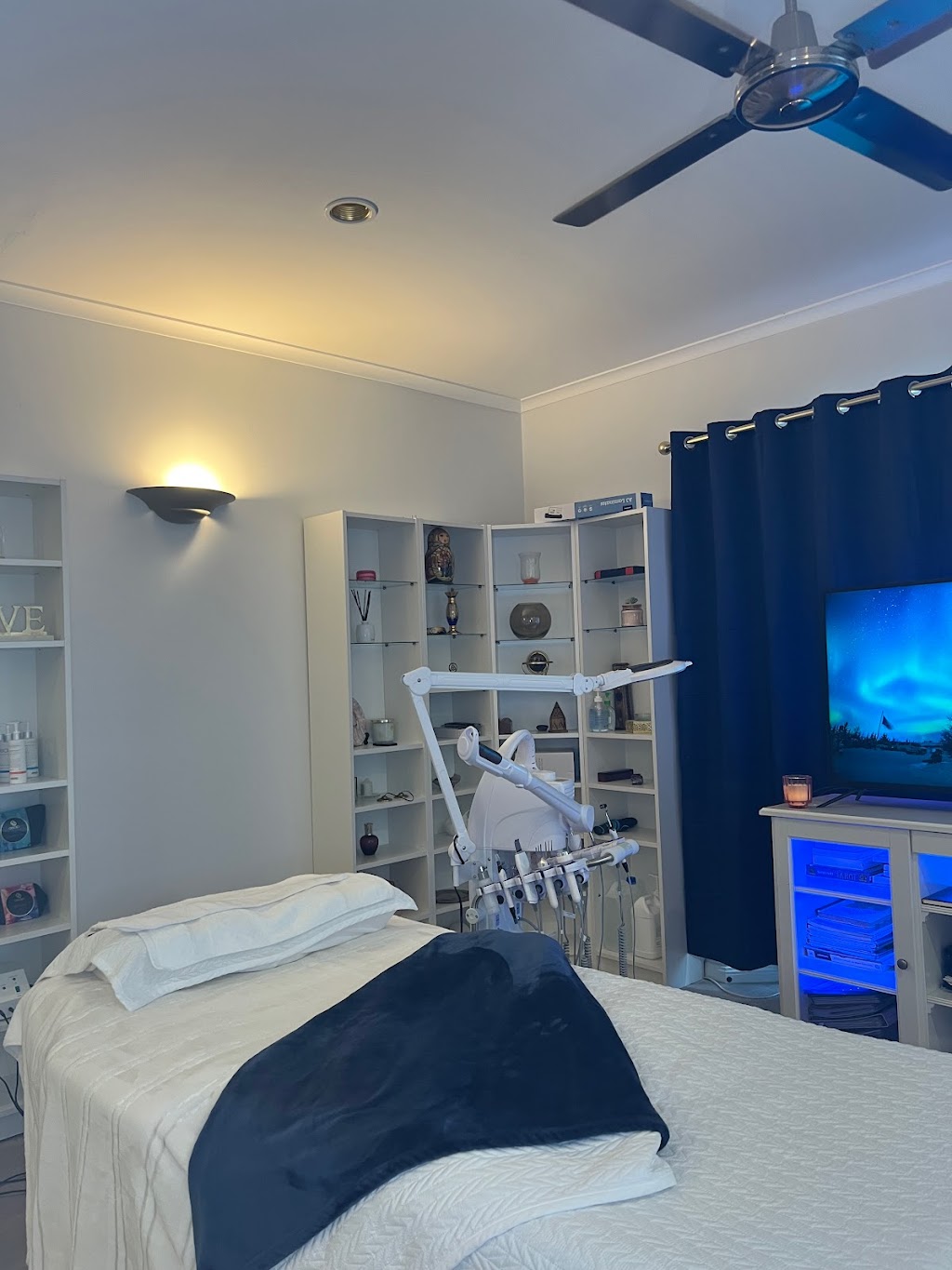 Gaia Skin Centre | 33 Meadowview Dr, Carrara QLD 4211, Australia | Phone: 0449 947 011