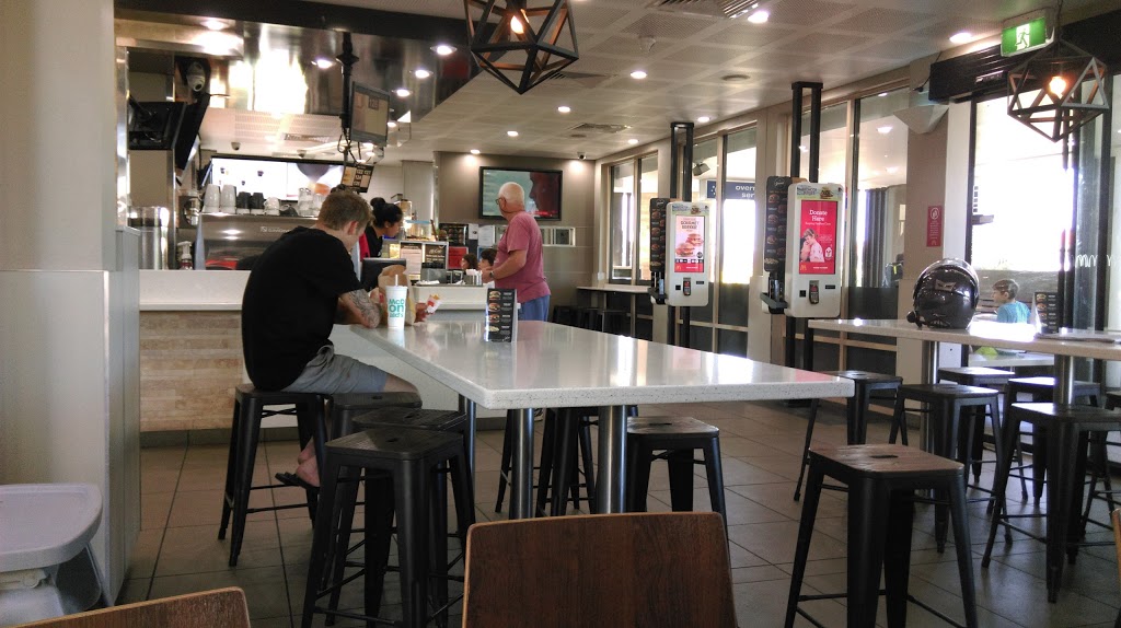 McDonalds Rocklea | meal takeaway | 39 Short St, Rocklea QLD 4106, Australia | 0732167353 OR +61 7 3216 7353