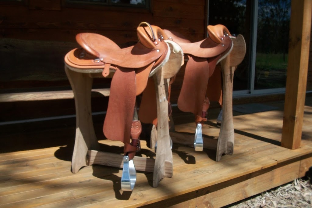 Dixon Saddlery | home goods store | 63 Tindall Rd, Gracemere QLD 4702, Australia | 0749333600 OR +61 7 4933 3600