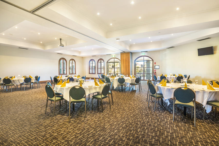 The Sands Hotel | restaurant | 71 Hall Rd, Carrum Downs VIC 3201, Australia | 0397889900 OR +61 3 9788 9900