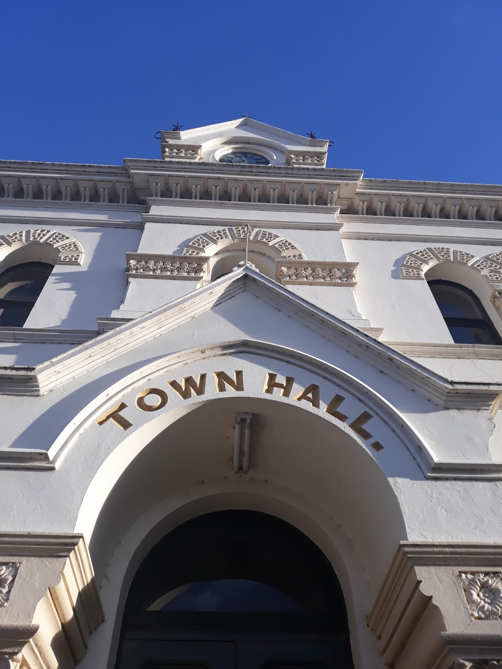 Clunes Town Hall | 98 Bailey St, Clunes VIC 3370, Australia