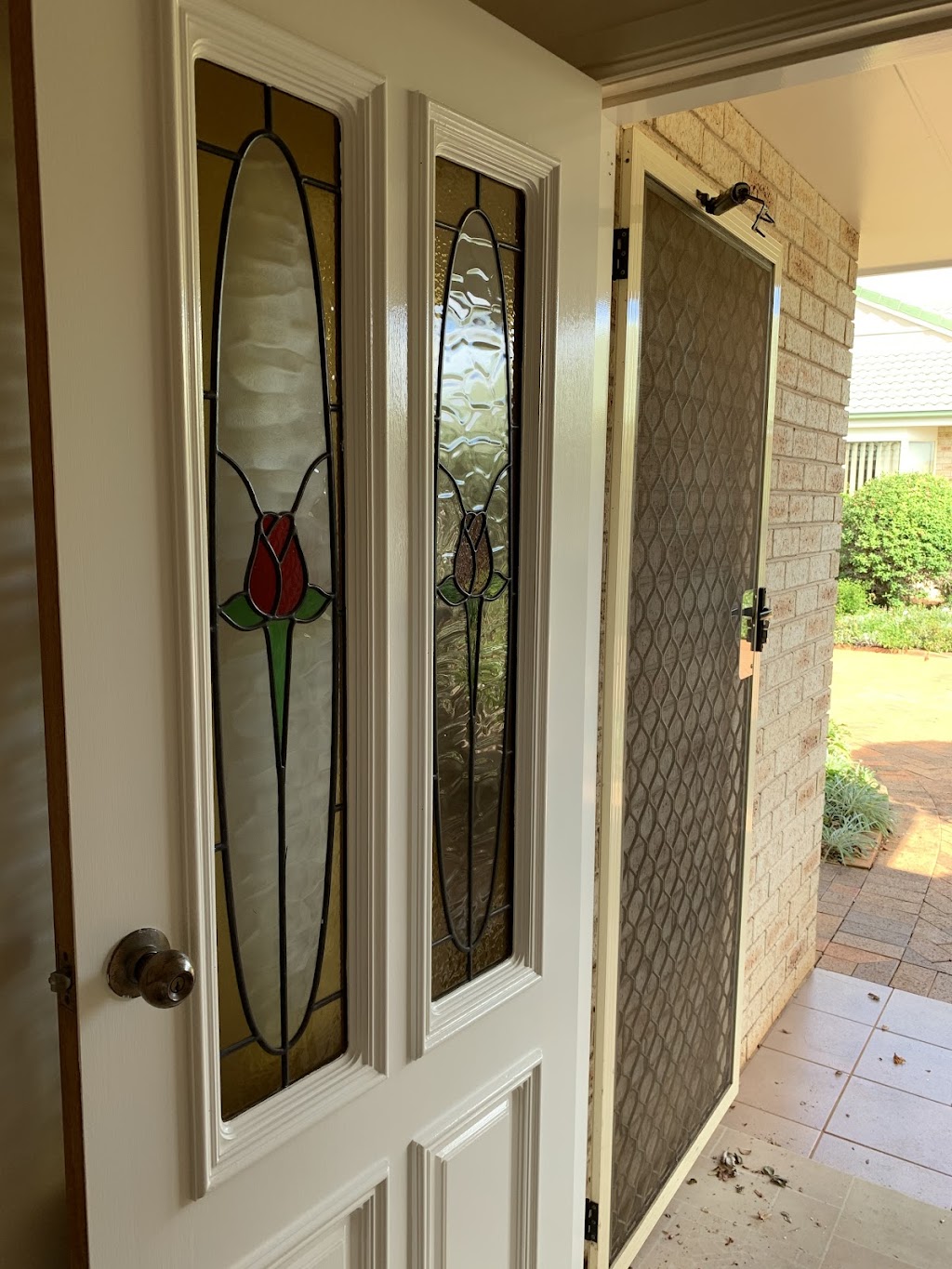 Minetti’s Master Painting & Decorating | 29 Mitchell Rd, Highfields QLD 4352, Australia | Phone: 0447 022 610