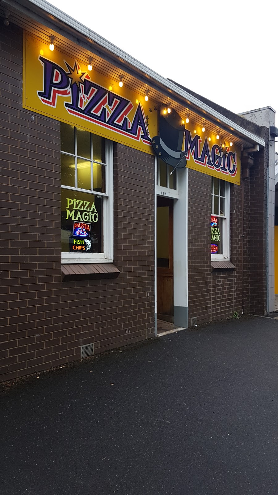 Lee-annes Pizza Magic | restaurant | 152 Manifold St, Camperdown VIC 3260, Australia | 0355931939 OR +61 3 5593 1939