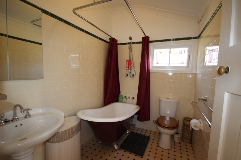 Lilac Cottage | 279 Katoomba St, Katoomba NSW 2780, Australia | Phone: (02) 4787 8231