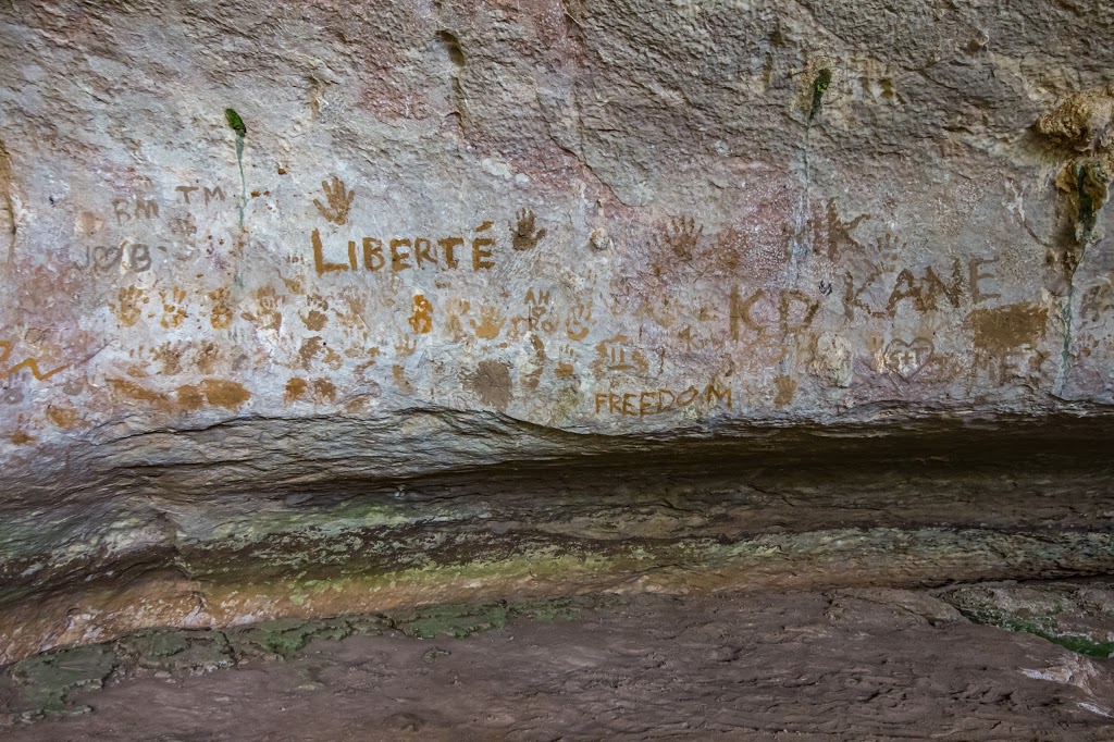 Verandah Cave | tourist attraction | Veranda Cave Walking Track, Borenore NSW 2800, Australia | 0263327640 OR +61 2 6332 7640