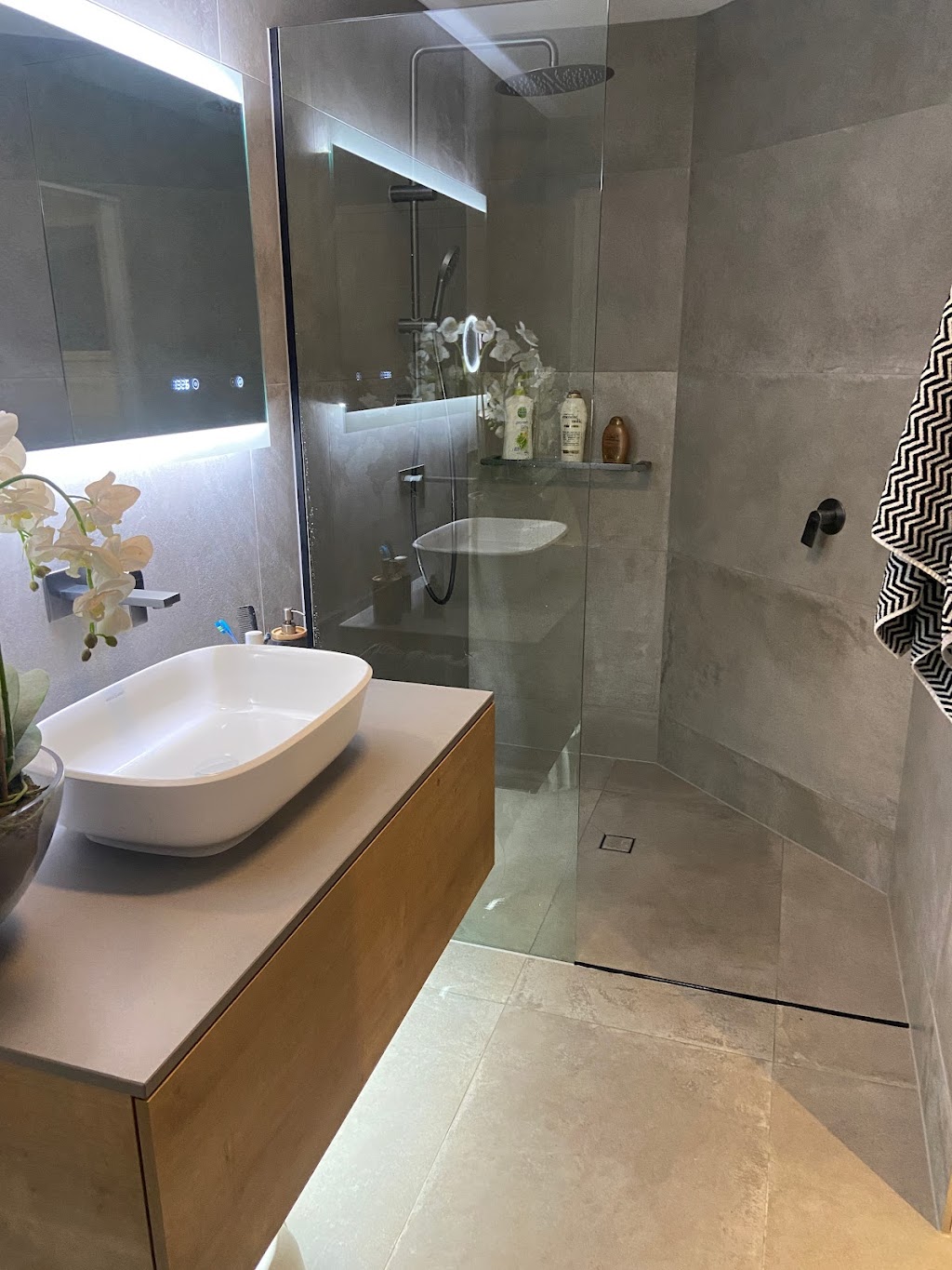 QTG Bathroom Renovations | Arrabri Ave, Mount Ommaney QLD 4074, Australia | Phone: 0412 161 884