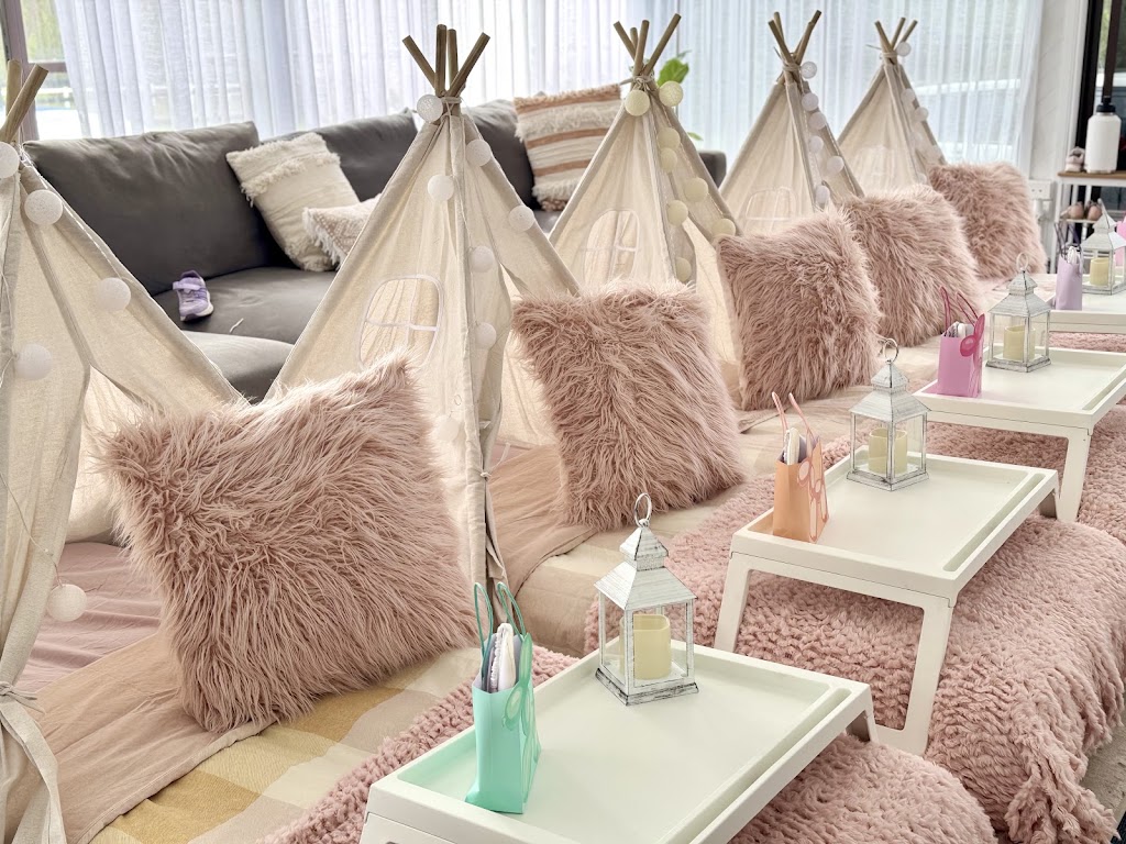 Alkira Balloon Co. & Event Styling | 10/3 Angus Ave, South Nowra NSW 2541, Australia | Phone: 0477 050 774