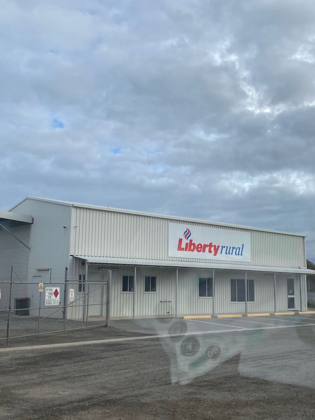 Liberty | gas station | Pine Freezers Rd, Port Lincoln SA 5606, Australia | 0385303500 OR +61 3 8530 3500