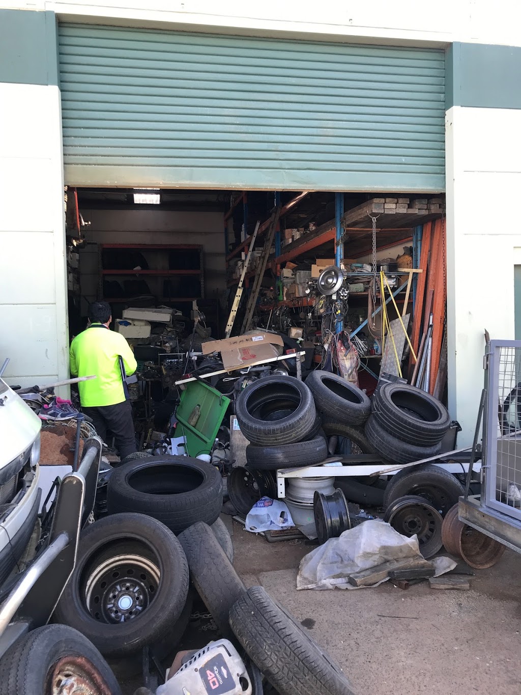 Wrecker shop 二手車零件行 | 9 Bosworth Rd, Woolgoolga NSW 2456, Australia