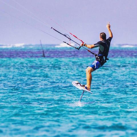 Byron Bay Kitesurfing | 21 Scott St, Byron Bay NSW 2481, Australia | Phone: 0419 686 188