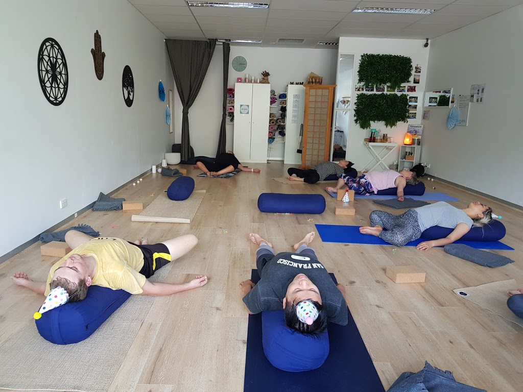 Downward Duck & Co Yoga Studio | gym | 4/17-19 Miles St, Mulgrave VIC 3170, Australia | 0422773008 OR +61 422 773 008