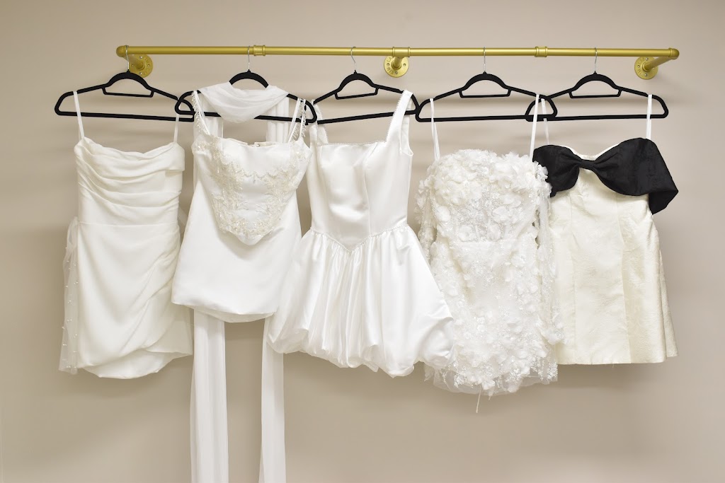 Bayside Bridal | Suite 19 (Basement Level/30-32 Cypress St, Redland Bay QLD 4165, Australia | Phone: 0415 713 014