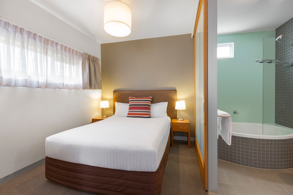 Adina Apartment Hotel St Kilda Melbourne | 157 Fitzroy St, St Kilda VIC 3182, Australia | Phone: (03) 9536 0000
