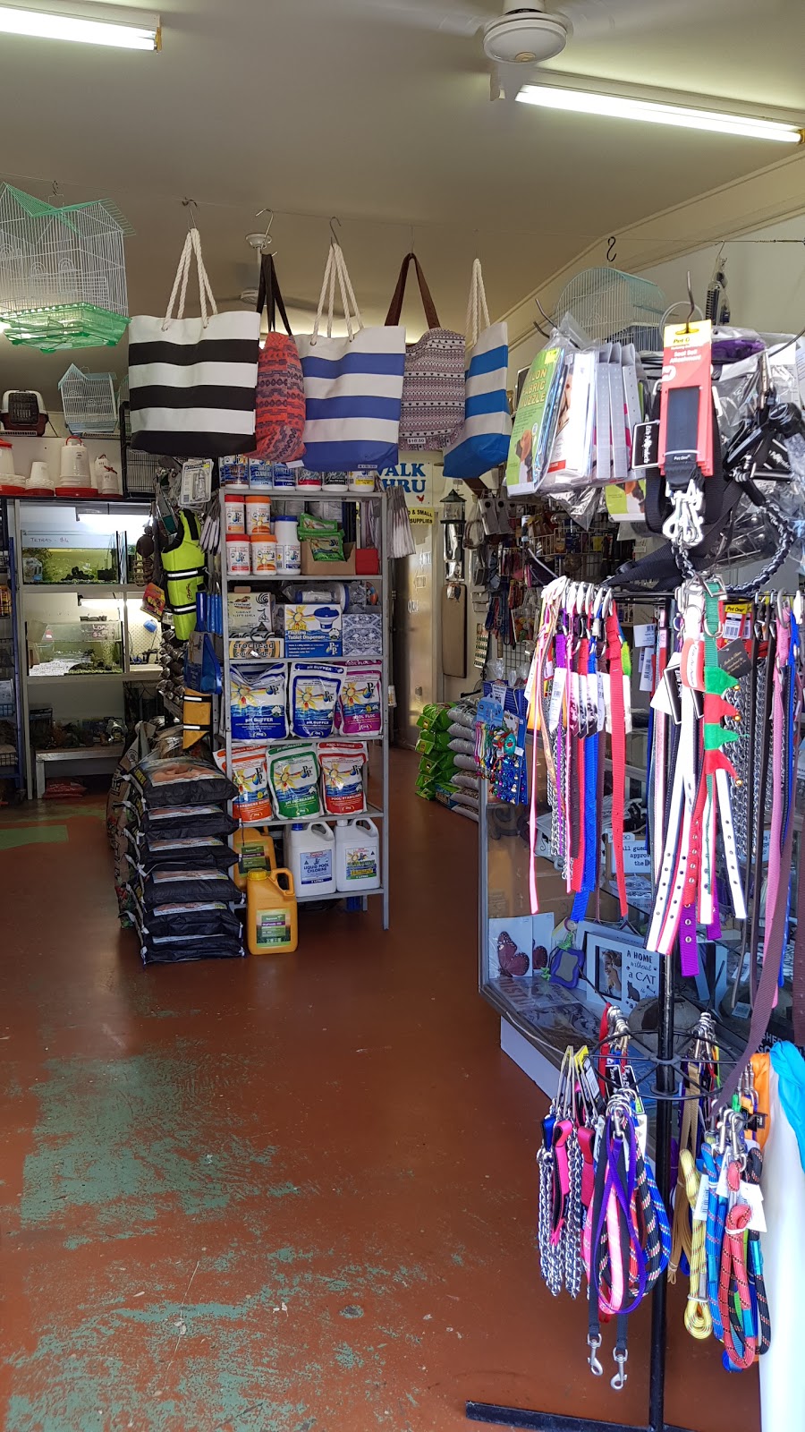 Macleay Pets Plus | 5/121-131 High Central Rd, MacLeay Island QLD 4184, Australia | Phone: (07) 3409 4992