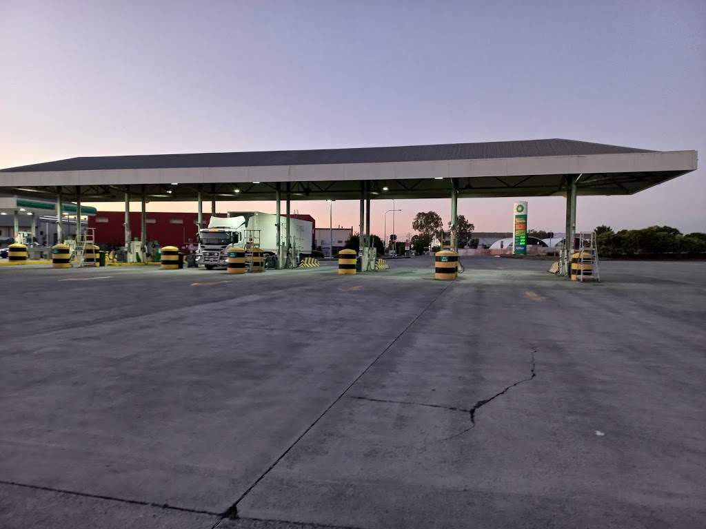 bp Truckstop | gas station | Corner Randolph St and, Boundary Rd, Archerfield QLD 4108, Australia | 0732555522 OR +61 7 3255 5522
